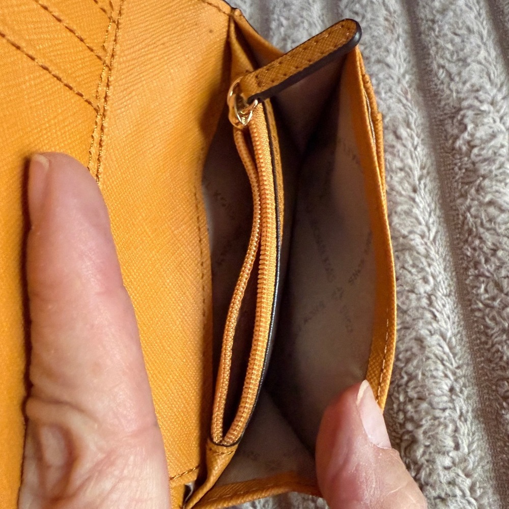 Michael Kors Jet Set Small Bifold‎ Wallet Mustard Yellow Saffiano Leather Silver - Picture 8 of 13